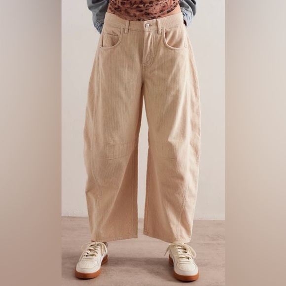 NEW We the Free barrel corduroy beige jeans size 26 B3162